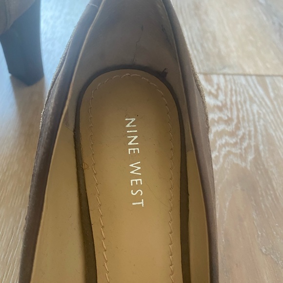 Pseudo suede heels. Size 7. Great condition - Picture 4 of 5